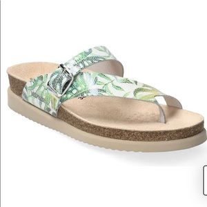 Mephistopheles Helen Sandals